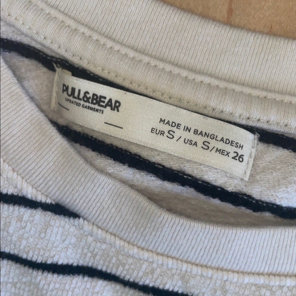 Pull&Bear White and Black Striped Crew Neck size small - Picture 2 of 2
